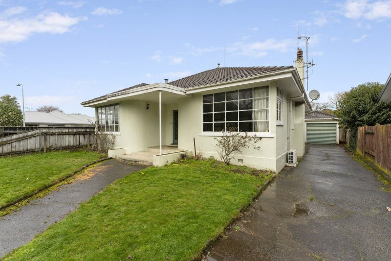 34 Pahiatua Street, Hokowhitu, Palmerston North - Carousel 1