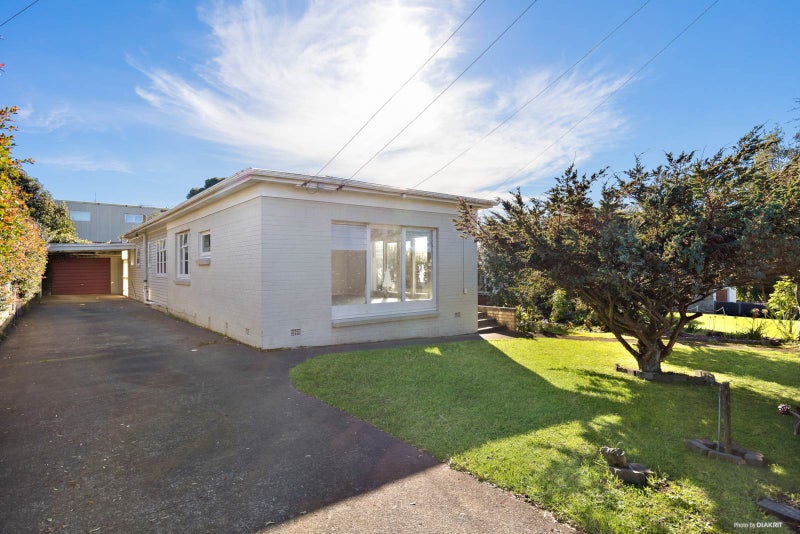 58 Te Kawa Road, Greenlane, Auckland - Carousel 1
