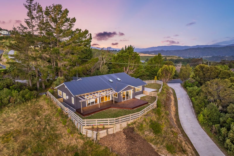 53A Kaitangata Crescent, Kelson, Lower Hutt - Carousel 1