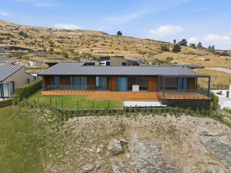 6 Red Deer Rise, Kelvin Heights, Queenstown - Carousel 2