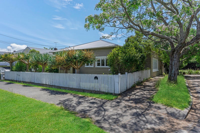 13 Malvern Road, Morningside, Auckland - Carousel 2