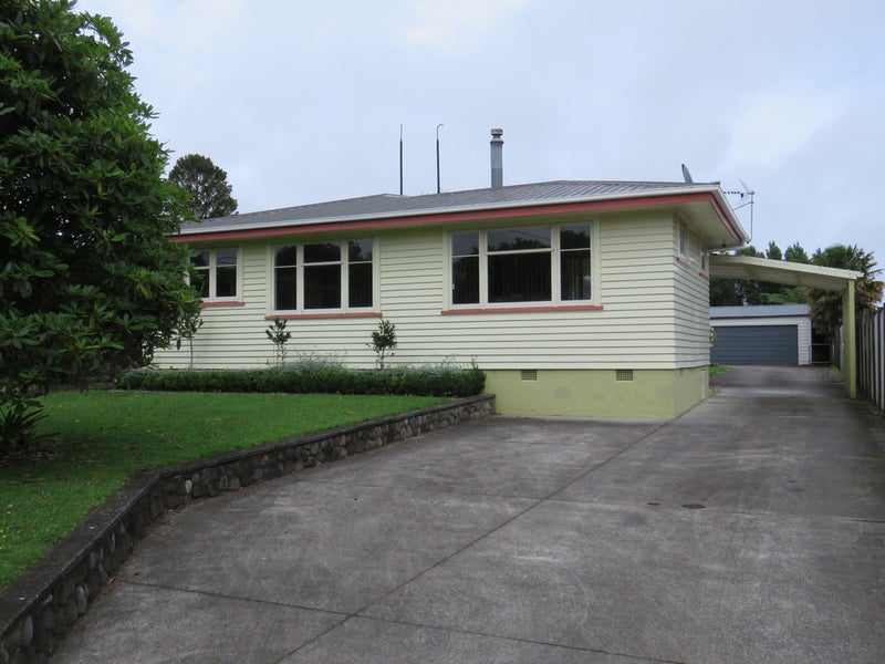 450 Carrington Street, Upper Vogeltown, New Plymouth - Carousel 12
