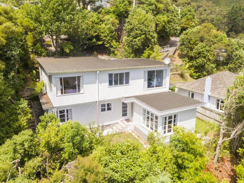35 Woodvale Grove, Fairfield, Lower Hutt - Carousel 1
