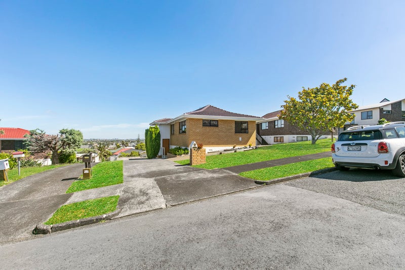 19 Gwenand Place, Botany Downs, Auckland - Carousel 2