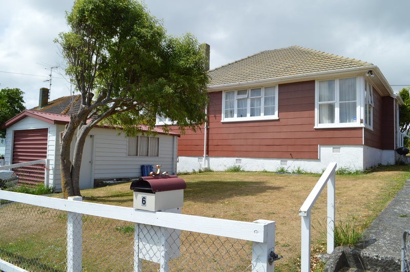 6 Brown Grove, Ranui, Porirua - Carousel 1