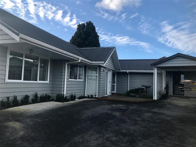 2/11 Parramatta Place, Botany Downs, Auckland - Carousel 1