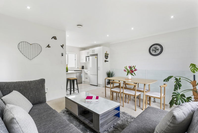 4/45 Willcott Street, Mount Albert, Auckland - Carousel 1