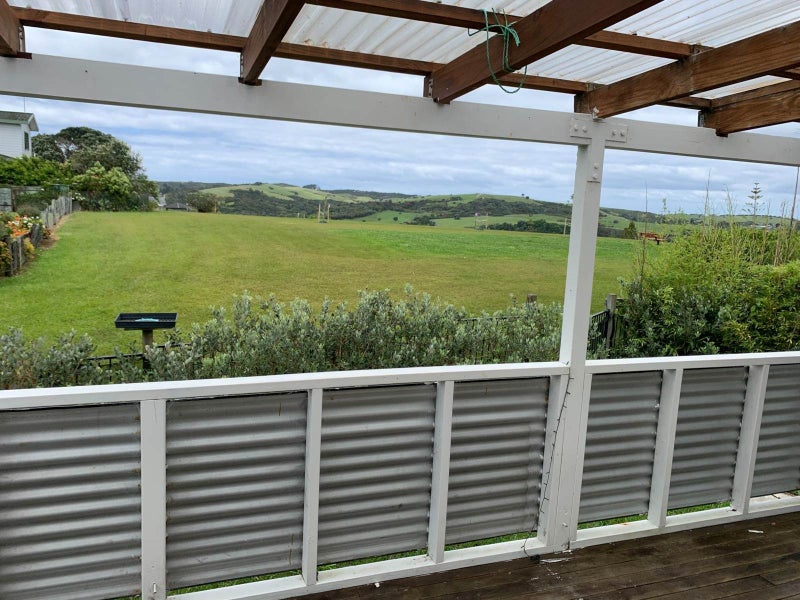 8 Shakespear Road, Army Bay, Whangaparaoa - Carousel 1