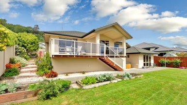 17 Somerset Terrace, Stoke, Nelson - Carousel 1