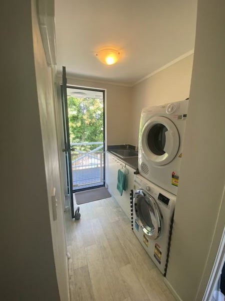 2/14 Thalia Place, Tōtara Vale, Auckland - Carousel 14
