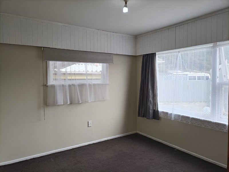 4 Rata Street, Wainuiomata, Lower Hutt - Carousel 13