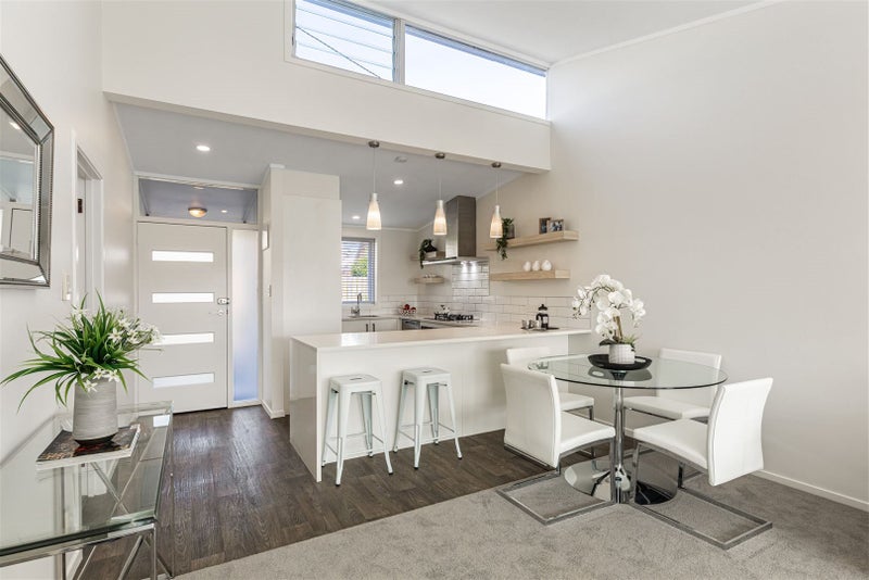 3/6 North Avenue, Narrow Neck, Auckland - Carousel 1