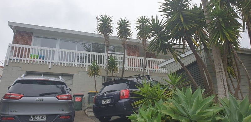 25 Deuxberry Avenue, Northcote, Auckland - Carousel 1