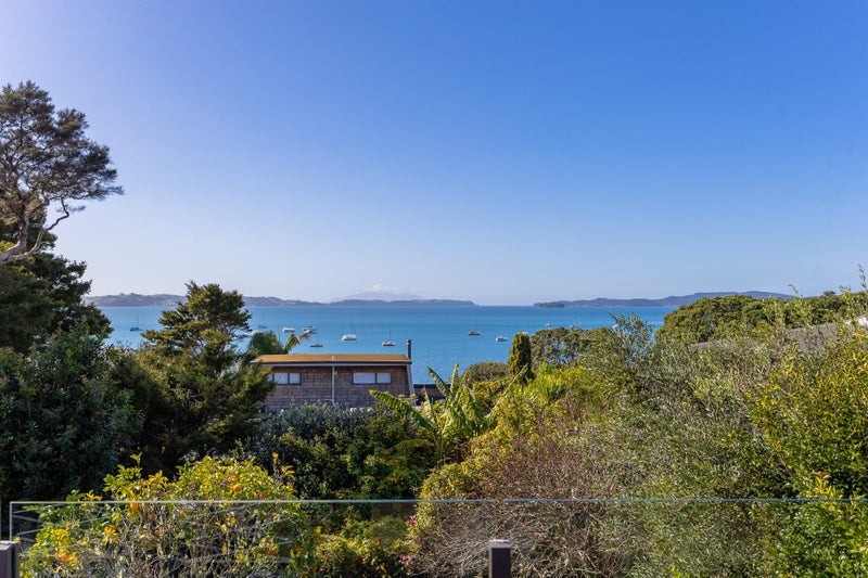 27 Willjames Avenue, Algies Bay, Warkworth - Carousel 1