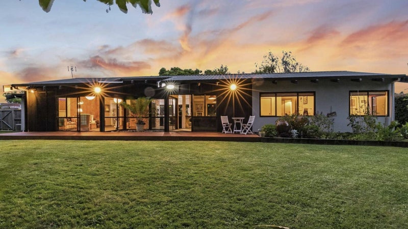 27 Carnoustie Drive, Wattle Downs, Auckland - Carousel 1
