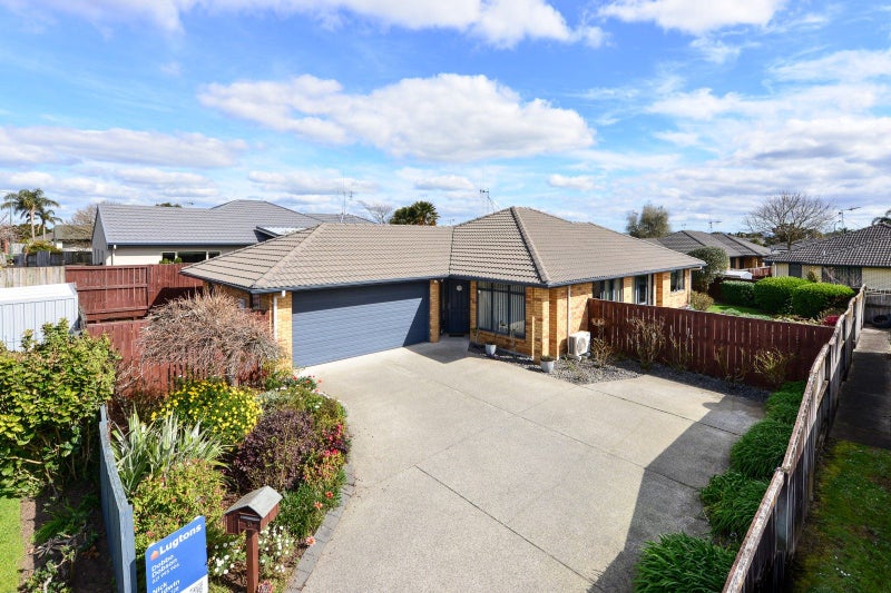 8 Arlington Court, Rototuna North, Hamilton - Carousel 1