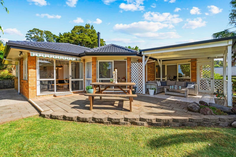 11 Bush Haven Drive, Kamo, Whangarei - Carousel 1