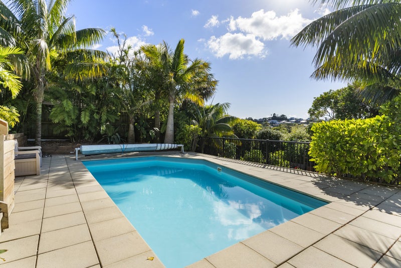 5 Ravenwood Drive, Forrest Hill, Auckland - Carousel 2