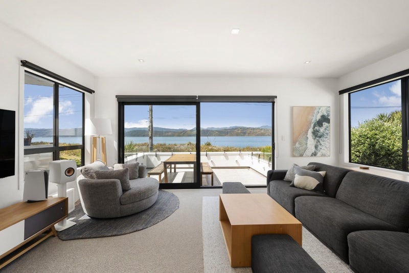 191 Marine Parade, Seatoun, Wellington - Carousel 2