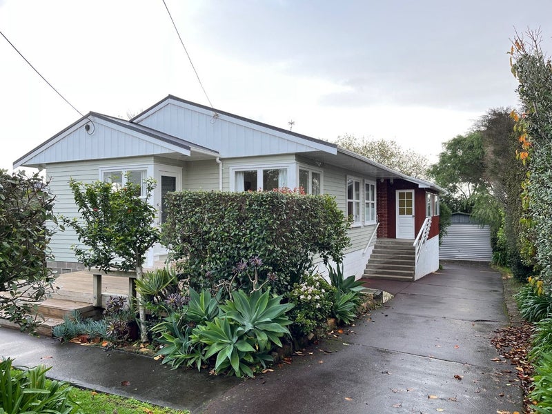 6 Raines Avenue, Forrest Hill, Auckland - Carousel 1
