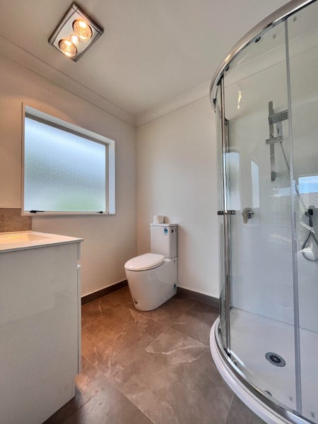 18 Mt Blanc Place, Northpark, Auckland - Carousel 17