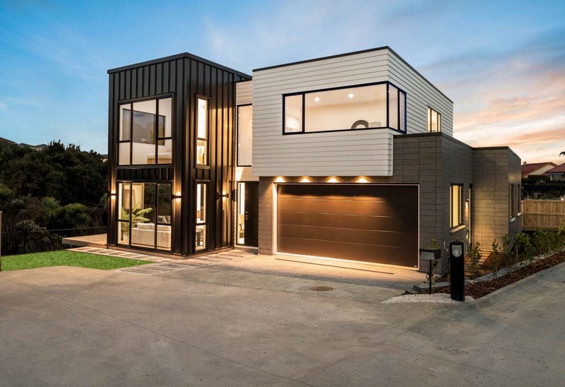 16 McMenamin Place, Fairview Heights, Auckland - Carousel 2