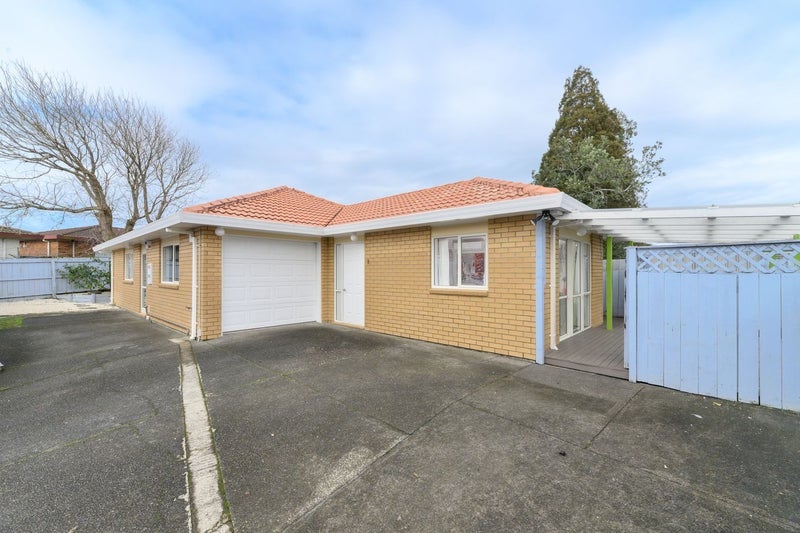 12B Howell Crescent, Mount Roskill, Auckland - Carousel 1