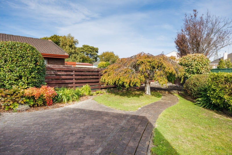 18 Westhaven Grove, Takaro, Palmerston North - Carousel 23