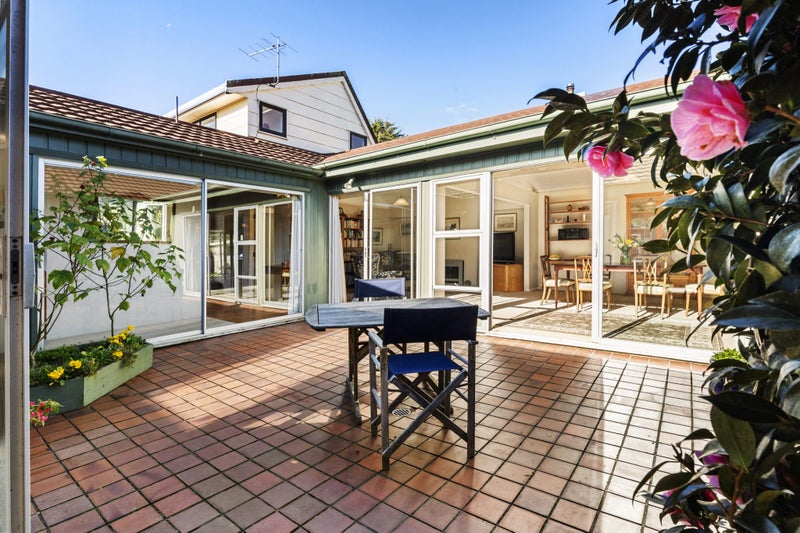 23 Parkvale Road, Karori, Wellington - Carousel 2