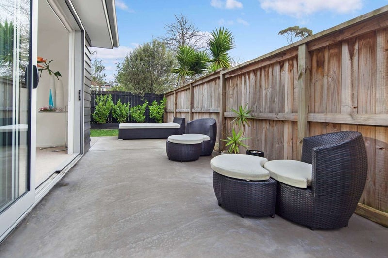 76 Alverston Street, Waterview, Auckland - Carousel 22