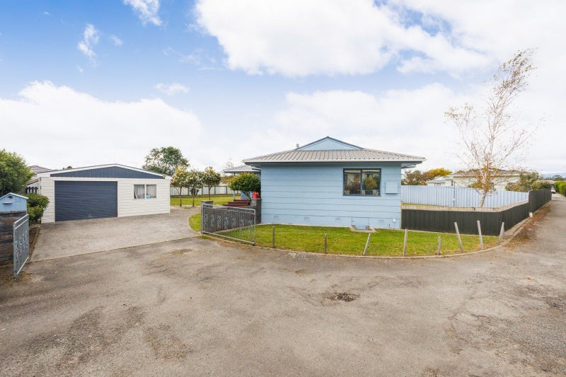 28 Peppertree Glade, Kelvin Grove, Palmerston North - Carousel 2