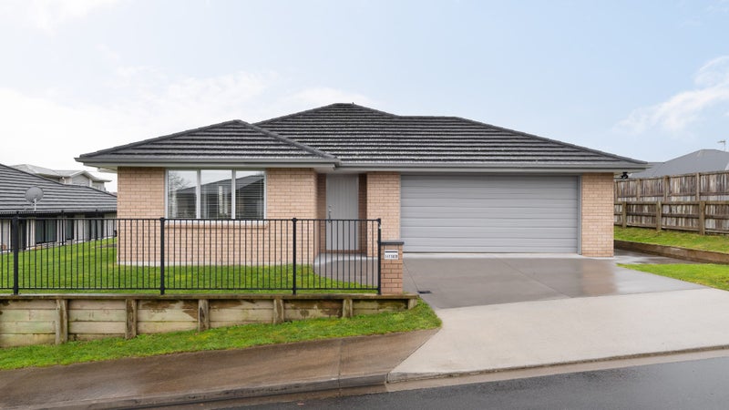 14 Faber Place, Rototuna North, Hamilton - Carousel 1