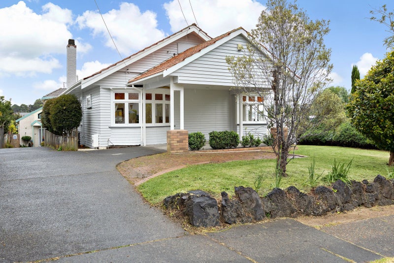 6 Memorial Avenue, Mount Roskill, Auckland - Carousel 2