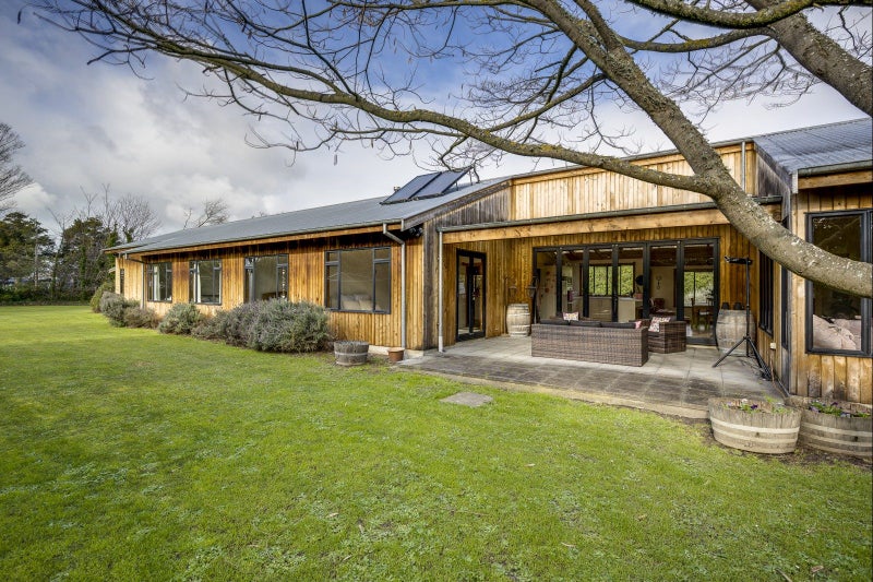 260 Havelock Road, Akina, Hastings - Carousel 1