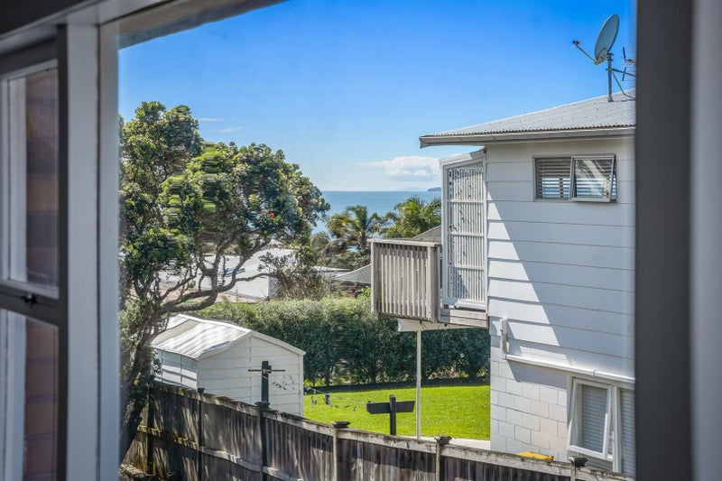 2/613 Beach Road, Rothesay Bay, Auckland - Carousel 2