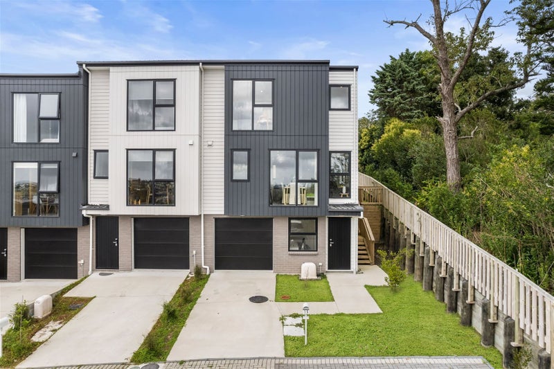 15 Impatiens Lane, Massey, Auckland - Carousel 1