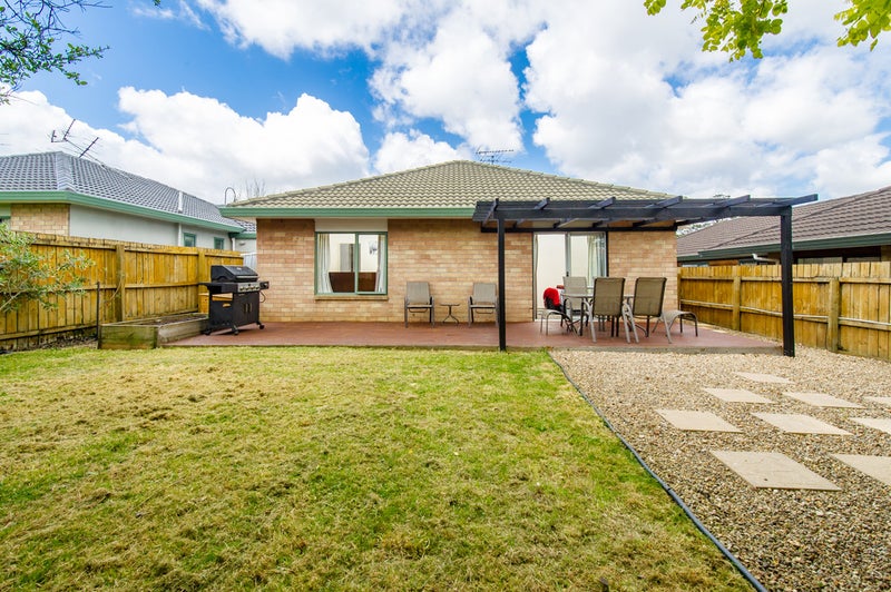 2/3 Saint Leger Close, Huntington Park, Auckland - Carousel 2