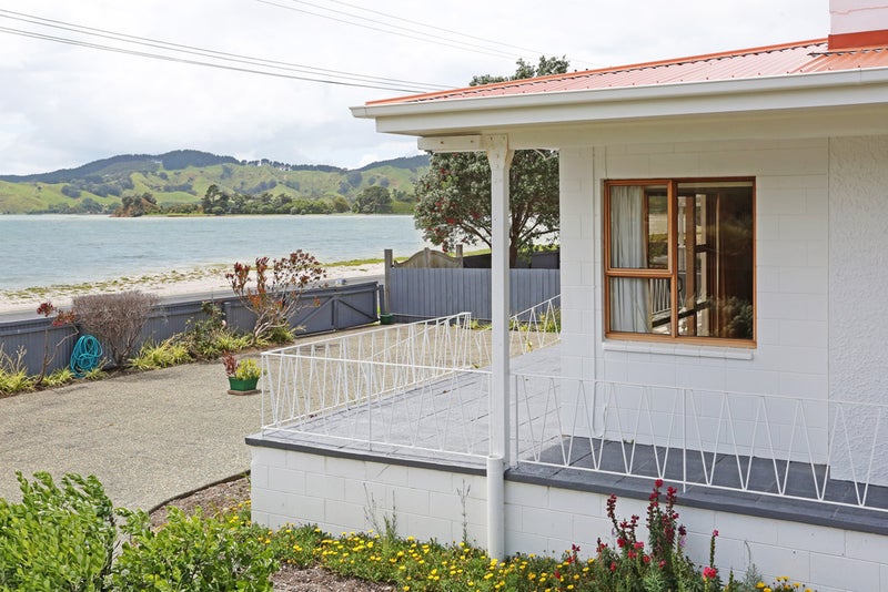 1439 Clevedon Kawakawa Road, KAWAKAWA BAY, PAPAKURA - Carousel 1