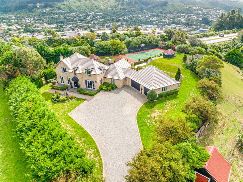 69 Bing Lucas Drive, Tawa, Wellington - Carousel 2