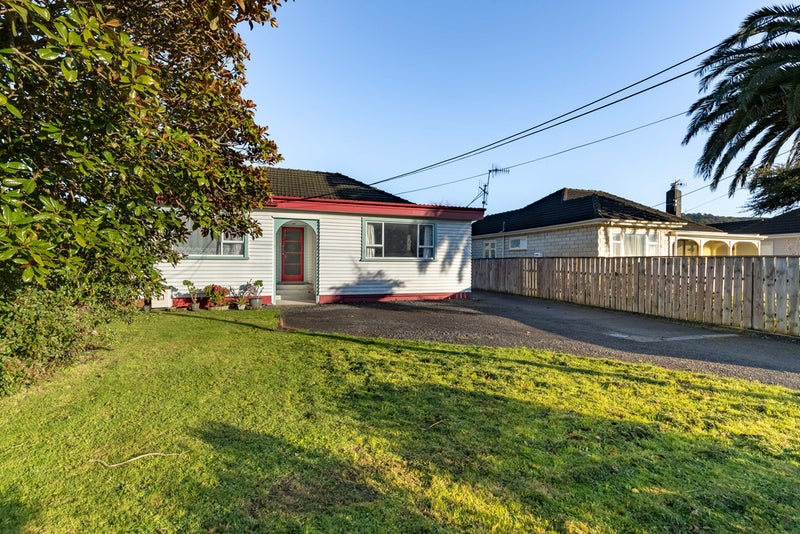 31 Wellington Road, Wainuiomata, Lower Hutt - Carousel 1