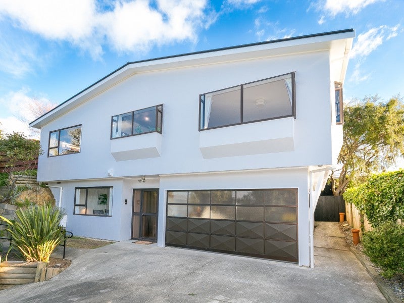 49 Mana View Road, Paremata, Porirua - Carousel 2