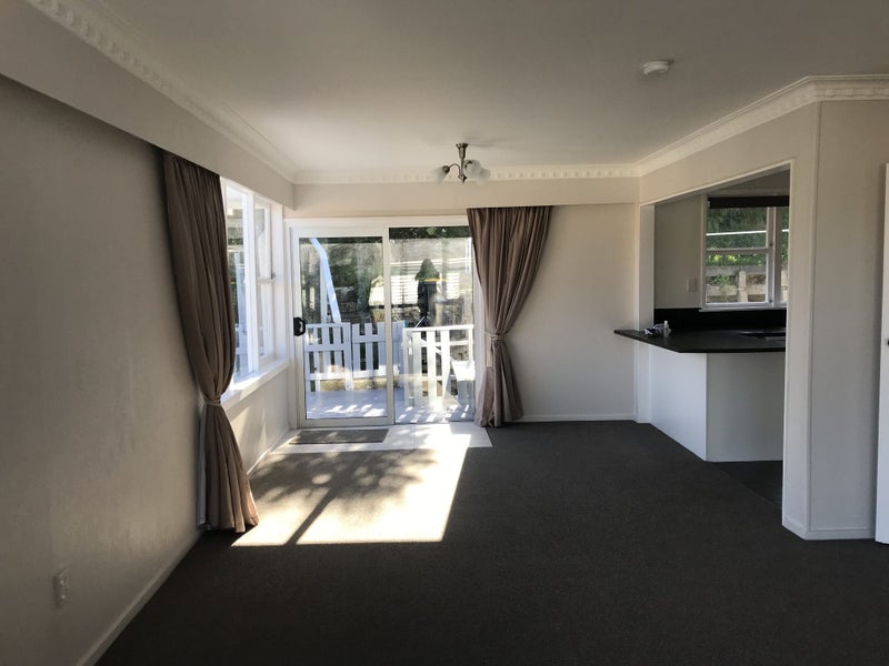 6 Cherry Grove, Strathmore Park, Wellington - Carousel 2