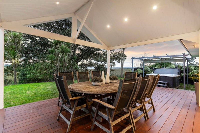 37B Seaside Avenue, Waterview, Auckland - Carousel 2