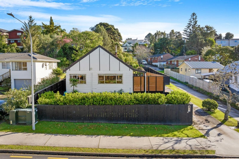 82 Oaktree Avenue, Browns Bay, Auckland - Carousel 2