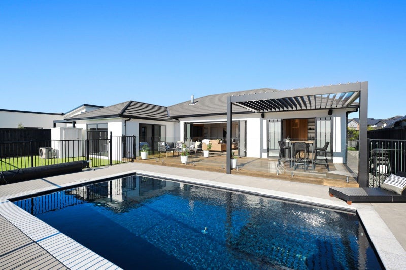 35 Purser Crescent, Flagstaff, Hamilton - Carousel 1