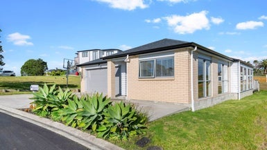 305 Pinecrest Drive, Gulf Harbour, Whangaparaoa - Carousel 1