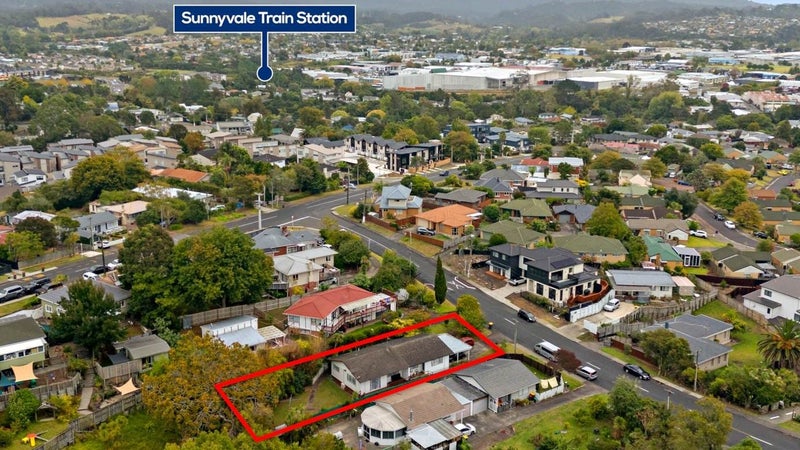 2/18 Wattle Road, Sunnyvale, Auckland - Carousel 1