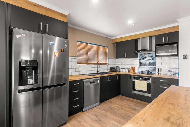 208 Ngamotu Road, Spotswood, New Plymouth - Carousel 1