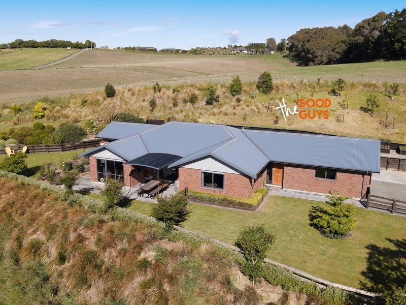 2 Jessop Street, South Hill, Oamaru - Carousel 1