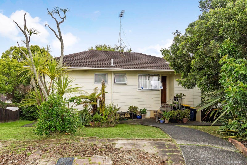 12 Erica Road, Sunnynook, Auckland - Carousel 1
